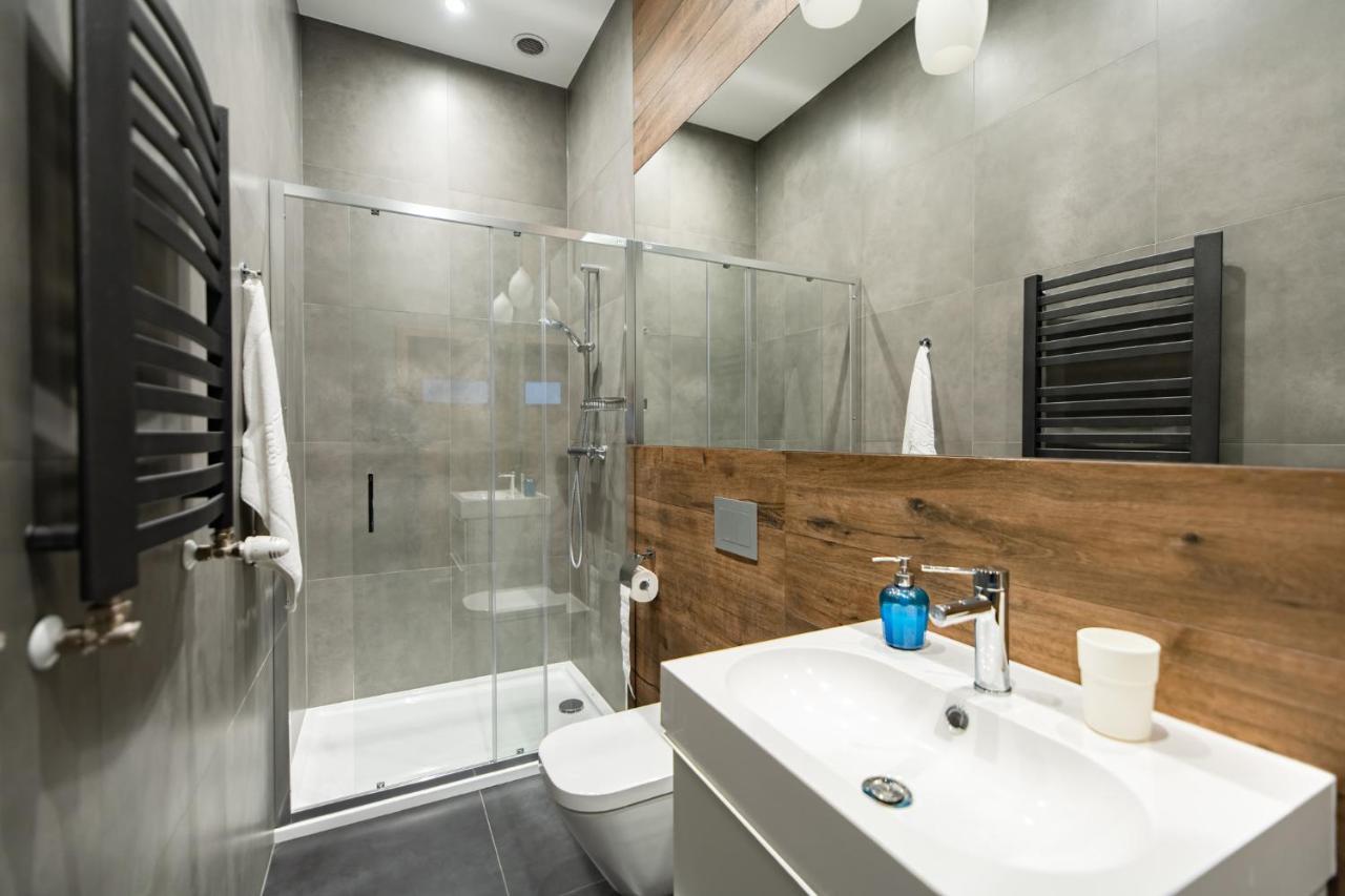 Neo Sky Apartment, Free Parking, 15 Min Walk Old Town&Kazimierz - By Homelike Krakkó Kültér fotó